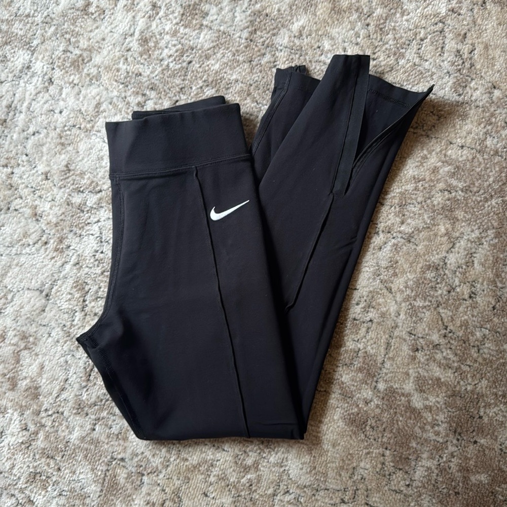 Nike Sportswear Leg-A-See Leggings- Black Medium